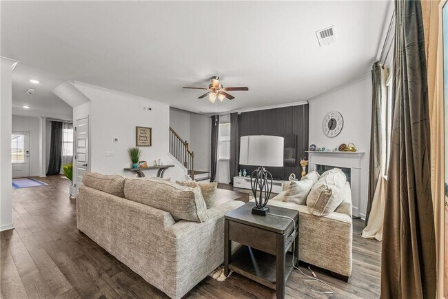 Building Photo - 379 Blue Juniper Cir