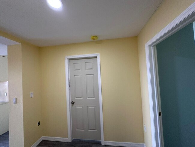 Building Photo - 128 Eucalyptus Ct