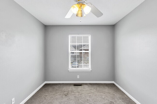 Building Photo - 414 Arapaho Dr