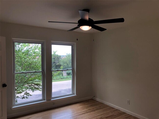 Building Photo - 809 Malabar St