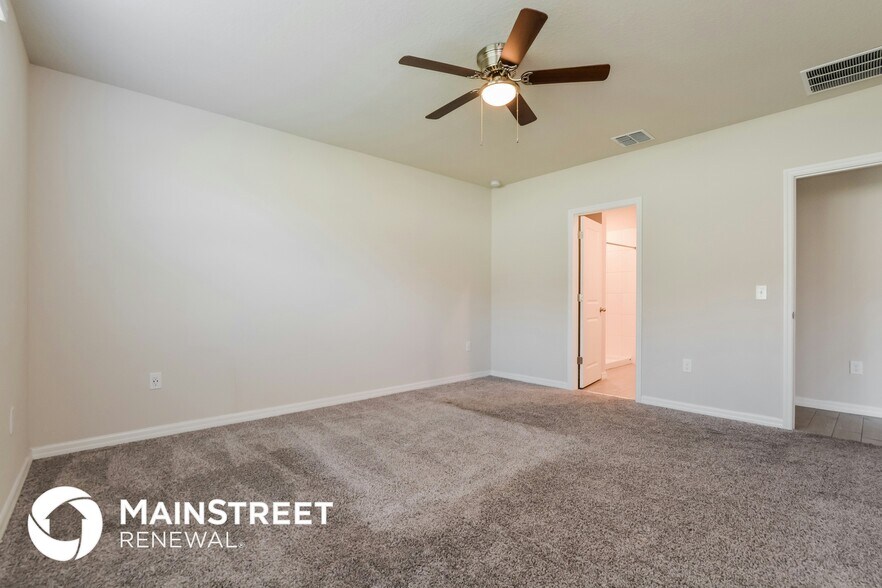 Building Photo - 1082 Oak Vly Dr