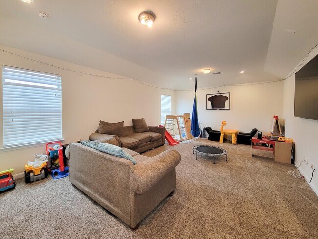 Building Photo - 5046 Longlane Dr