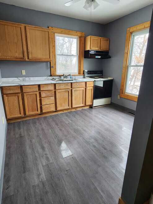 Building Photo - 1431 Scoville Ave SW