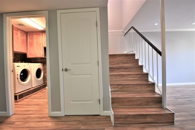 Building Photo - 5030 Greenberry Dr