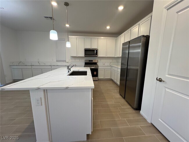 Building Photo - 7470 S Pioneer Way