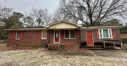Building Photo - Close to Lakewood High!