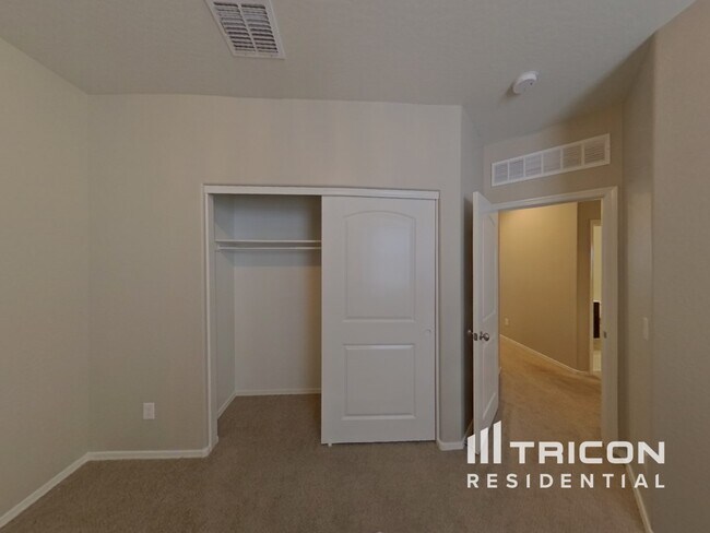 Building Photo - 17030 N Rosemont St