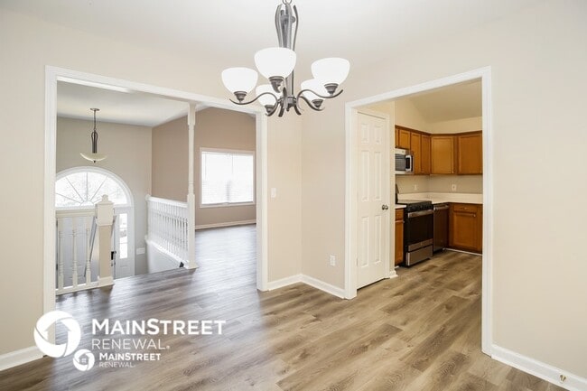 Building Photo - 83 Greatwood Dr