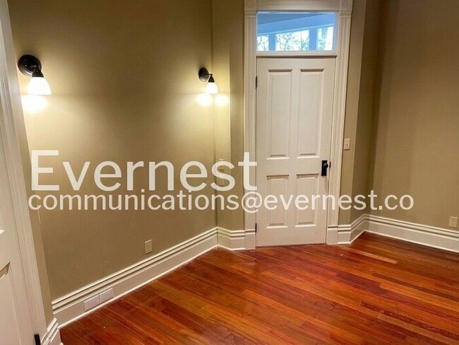 Building Photo - 112 Hanford St