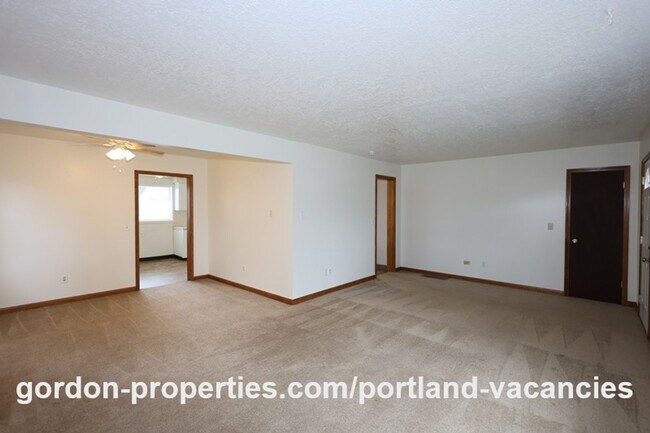 Building Photo - NE 94th Ave - Vintage Montavilla 2 bedroom house