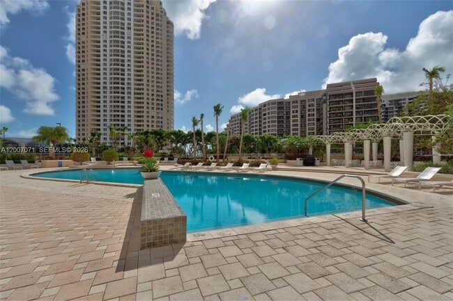 Building Photo - 888 Brickell Key Dr