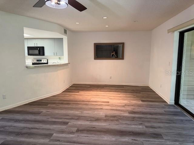 Building Photo - 1913 Whispering Way