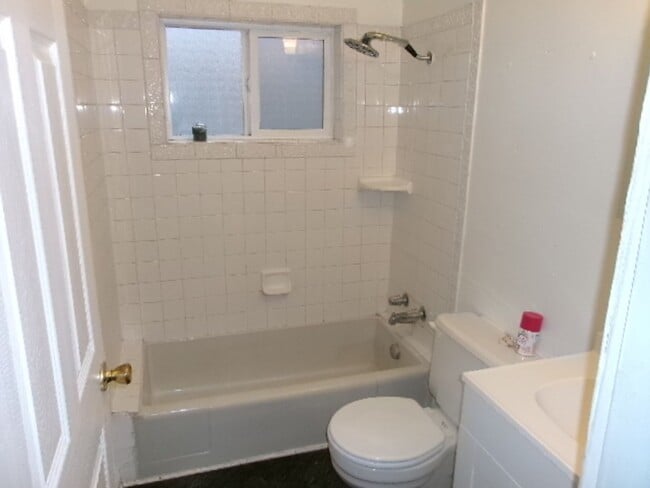 Building Photo - Cottage style house in N.W. Boise Hazel