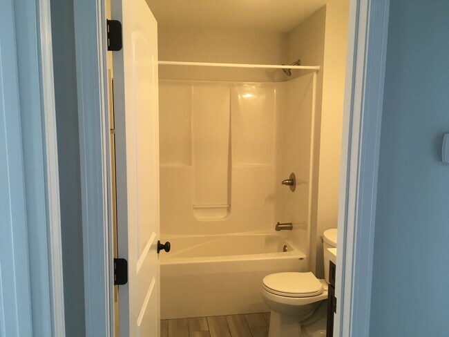 Building Photo - 3 Amos Dr