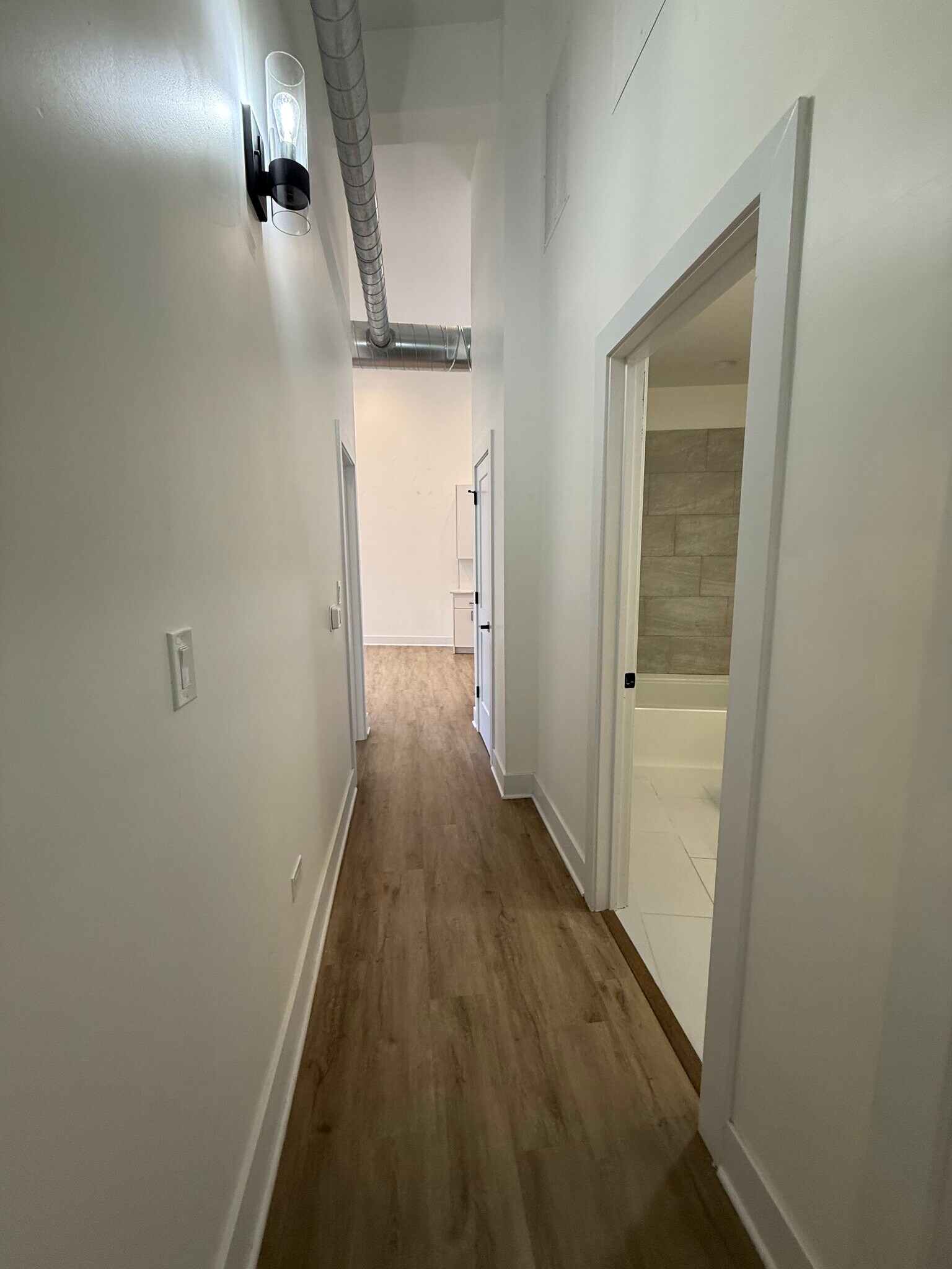 Building Photo - 4735 N Artesian Ave