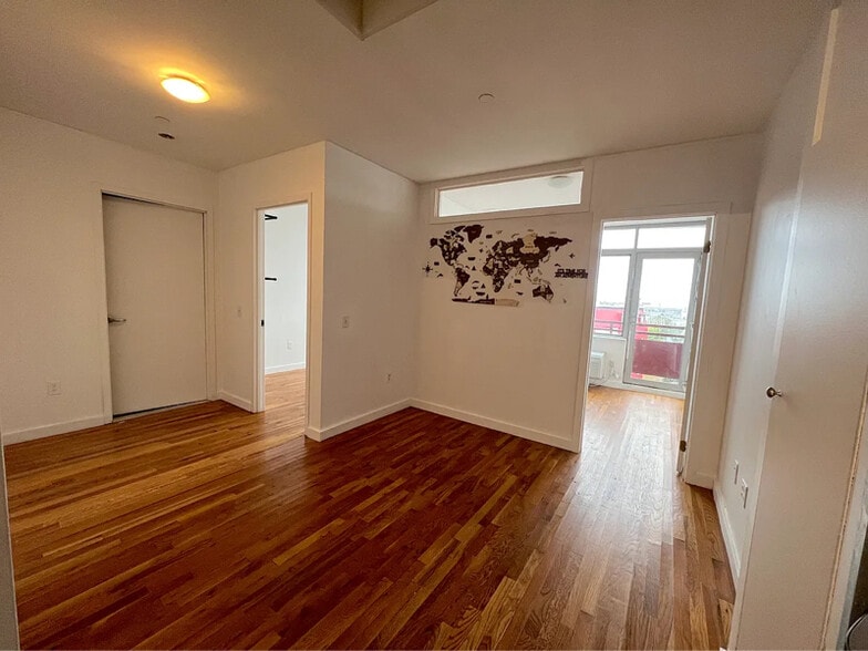 Building Photo - 184 Noll St