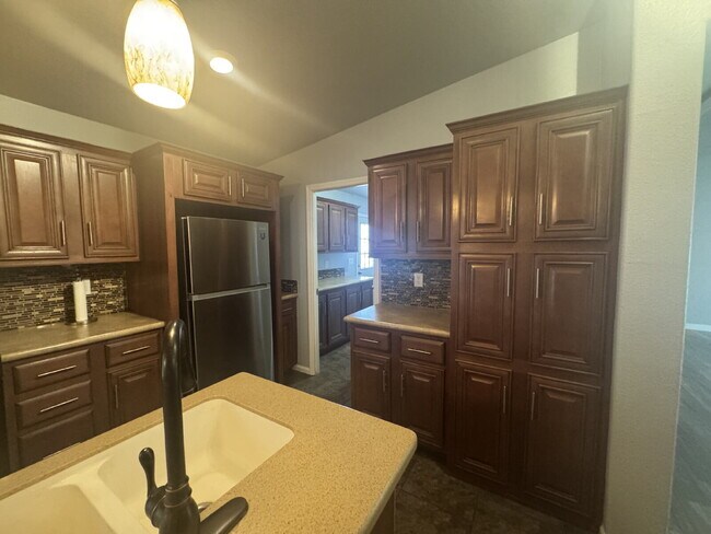 Building Photo - "Spacious 3-Bedroom Oasis with 2 Full Baths on Mount Rainier Ave, Las Vegas – Your Perfect Retrea...