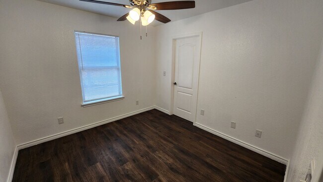 Building Photo - Charming 3bd, 2 ba Home for Rent in Arroya Vista Subdivision