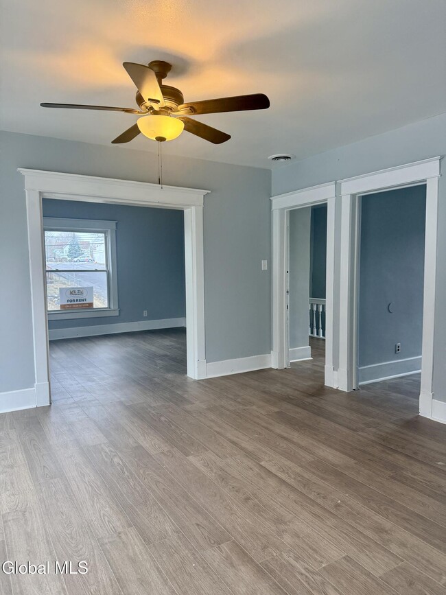 Building Photo - 49 Elizabeth St