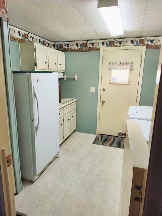 Building Photo - 1715 17th Ave S