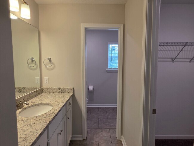 Building Photo - 57 Oakmont Dr