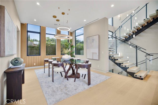 Building Photo - 5170 Amestoy Ave