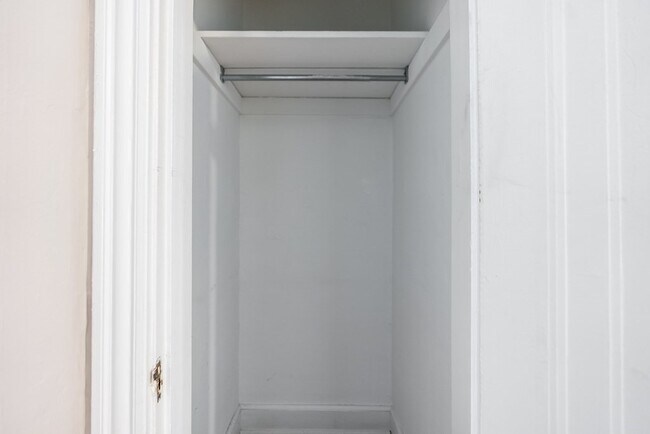 Building Photo - 1 Craigie St