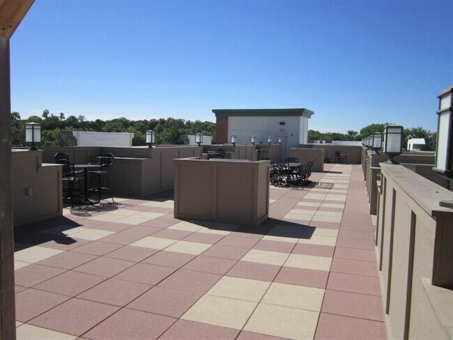 Building Photo - 845 Quarry Rd