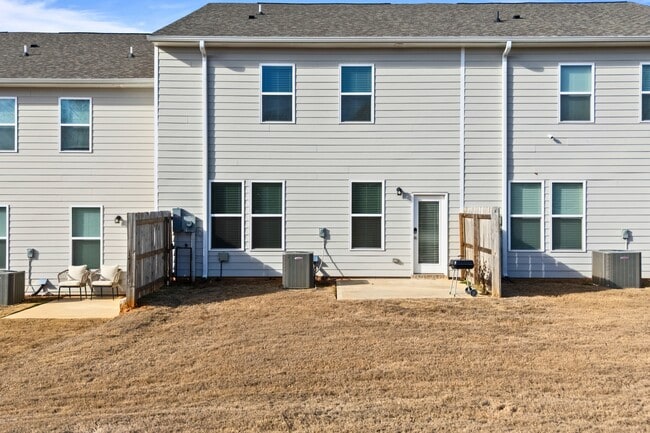 Building Photo - 127 Raiden Cir