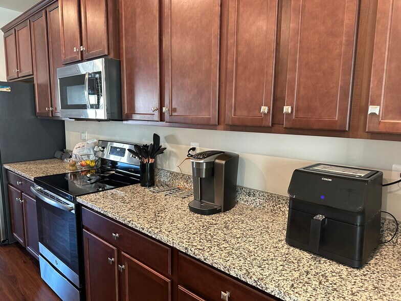 Kitchen - 10520 Norbourne Farm Rd