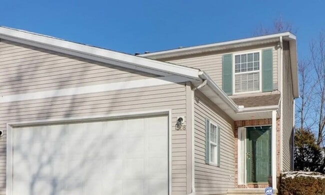 Building Photo - Spacious & Stylish 4-Bed, 4-Bath Townhome in Desirable North Normal