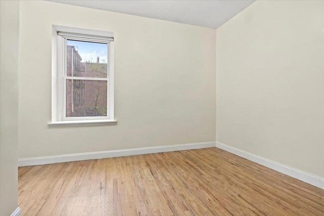 Building Photo - 186 Wayne St