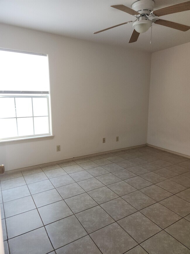 Building Photo - 1720 Juarez Ave