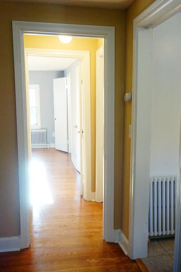 Building Photo - 910 Kennebec Ave