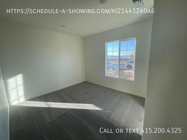 Building Photo - Gorgeous Brand New built - 3 bedroom & 2 b...