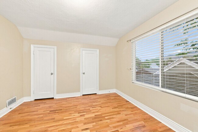 Building Photo - 1463 E 2700 S