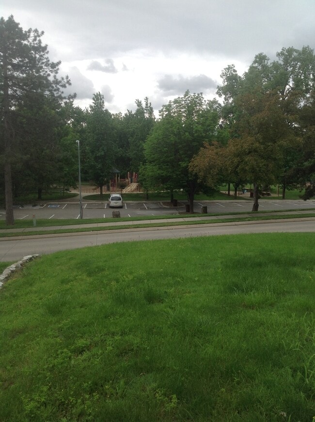 Building Photo - Premium Ralston Location!   Cozy 3 Bedroom...