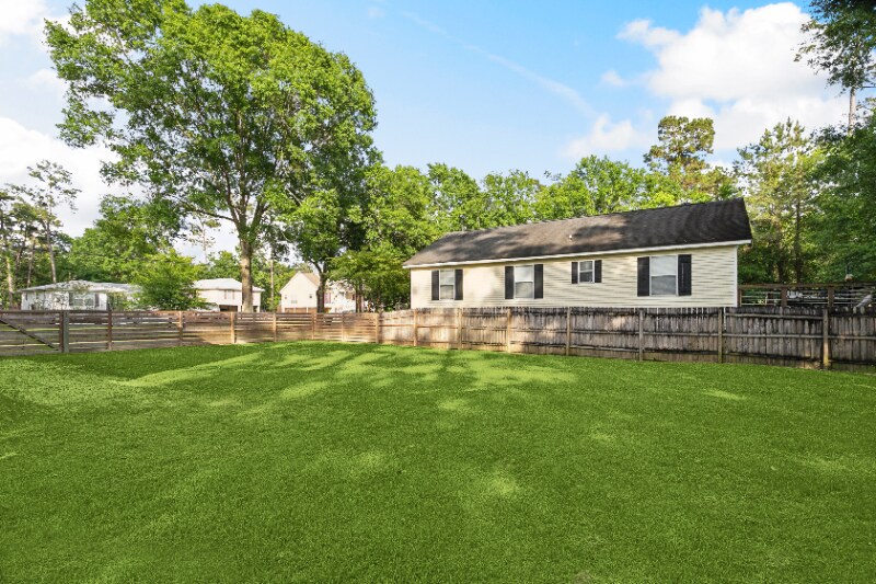 Building Photo - 18030 Derbes Dr