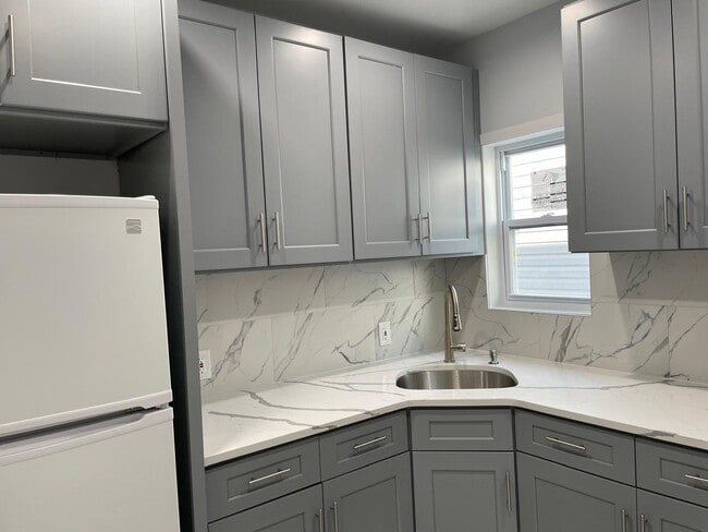 Building Photo - 10729 104th St