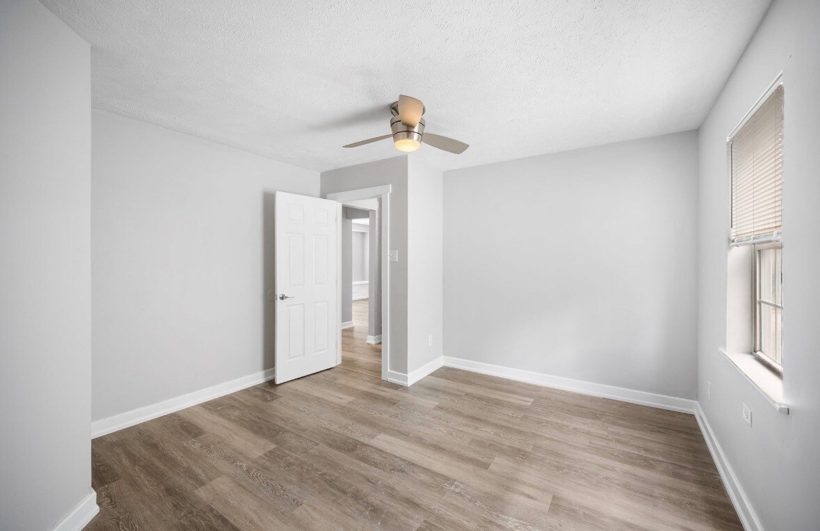 Building Photo - 2026 Dowd Ave