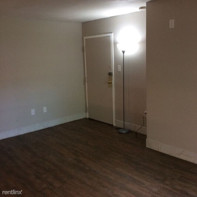 Building Photo - 1 br, 1 bath Condo - 17 WATER STREET 30 Un...