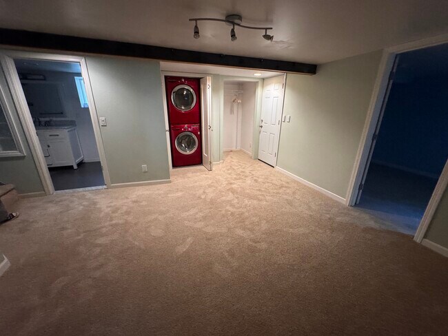 Building Photo - 919 25th Ave