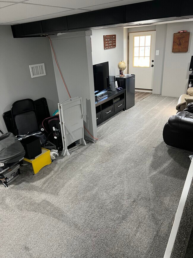 Building Photo - 6712 Grove Rd