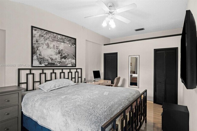 Building Photo - 1935 Arthur St