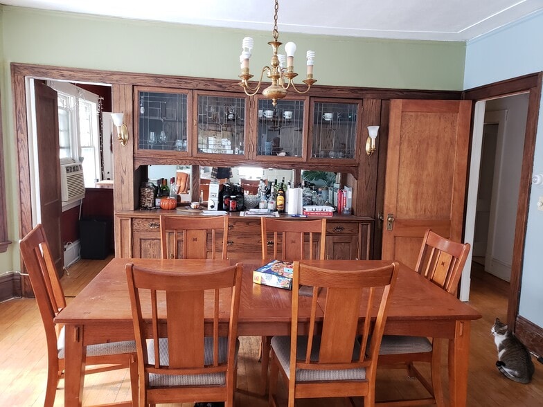 Building Photo - 417 5th Ave SE