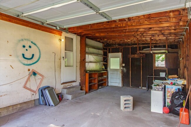 Building Photo - 204 Grafton Ave