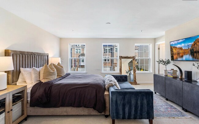 Building Photo - 6907 Stoddert Ln