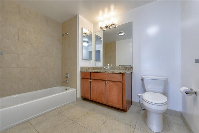 Building Photo - Fantastic 2 Bedroom/2 Bath at City Heights