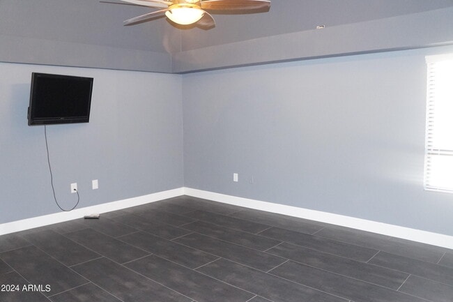 Building Photo - 5756 W Del Rio St