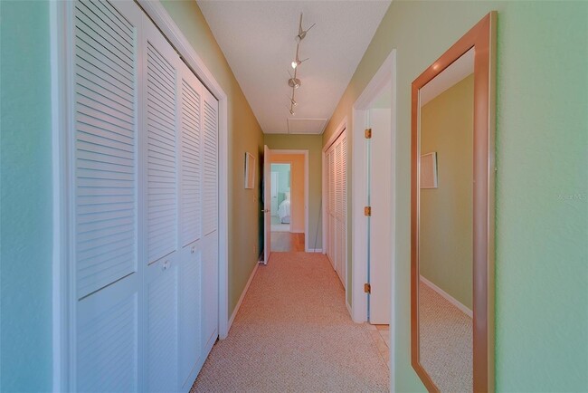 Building Photo - 911 Harbour House Dr